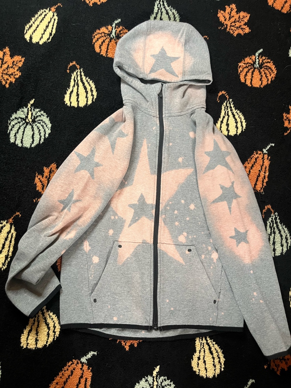 #40 GAP Gray Zip-Up Hoodie with Pink Star  availble on live sept 7th 9am mst